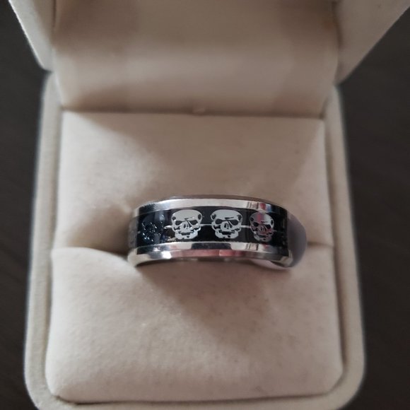 SKull Band - Picture 1 of 2